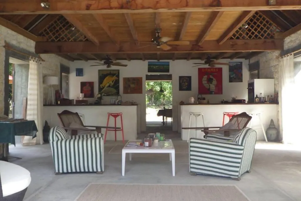 L'Habitation Thara. Villa Le Moule Holiday home