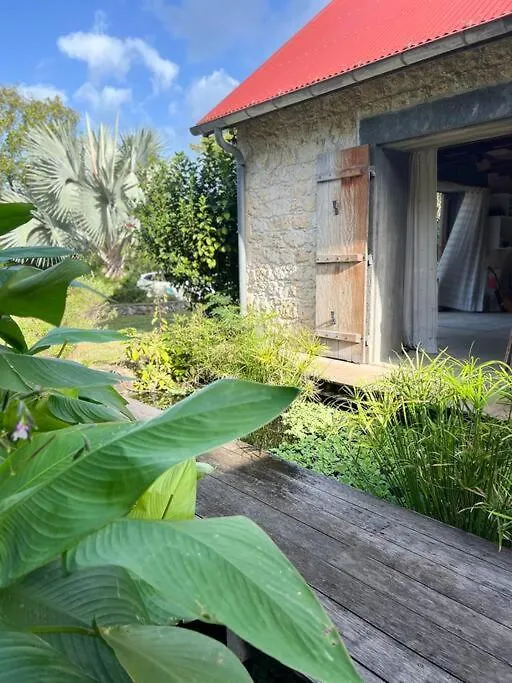 L'Habitation Thara. Villa Le Moule